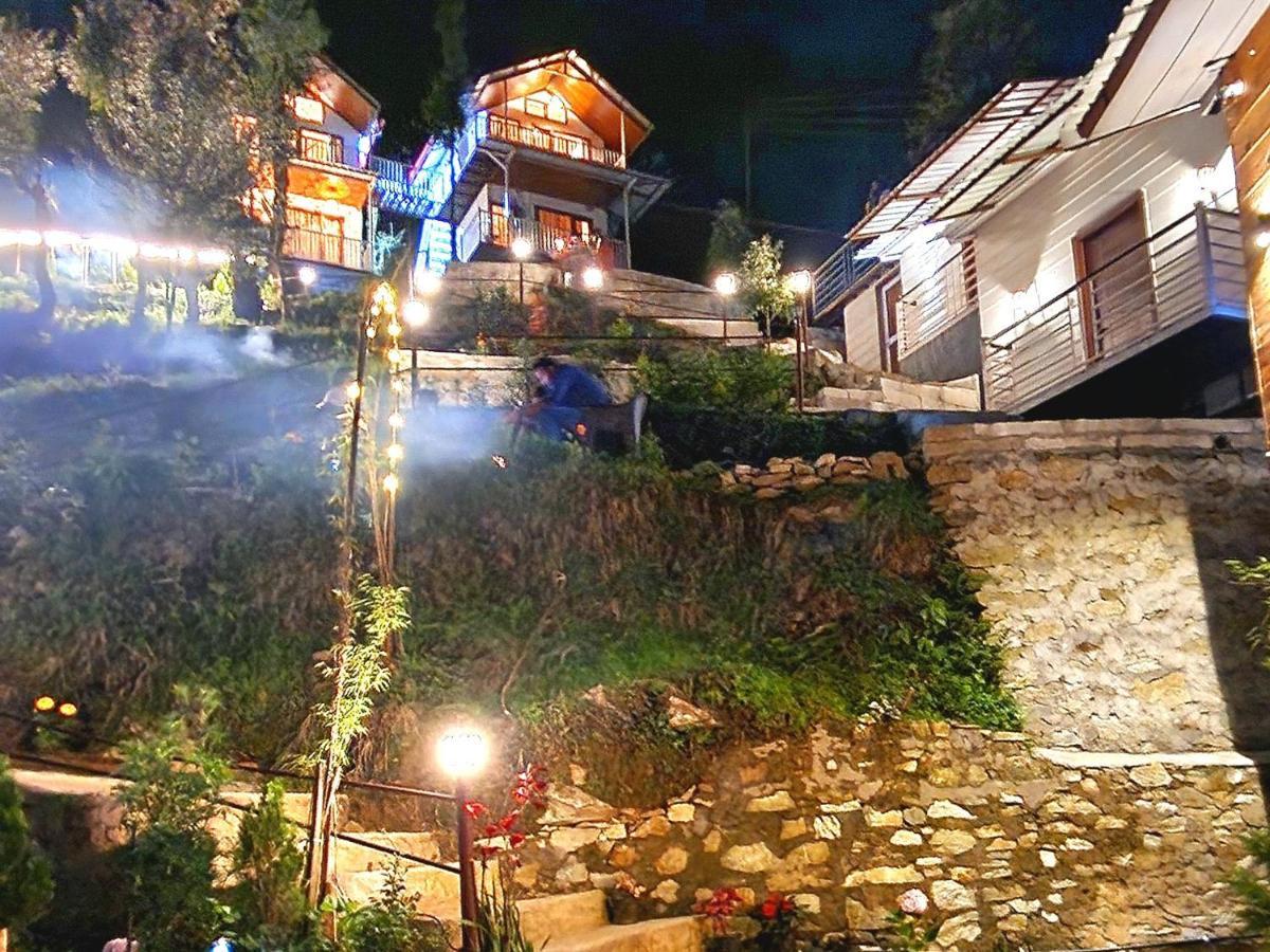 The Mystic Pines Hotell Nainital Exteriör bild