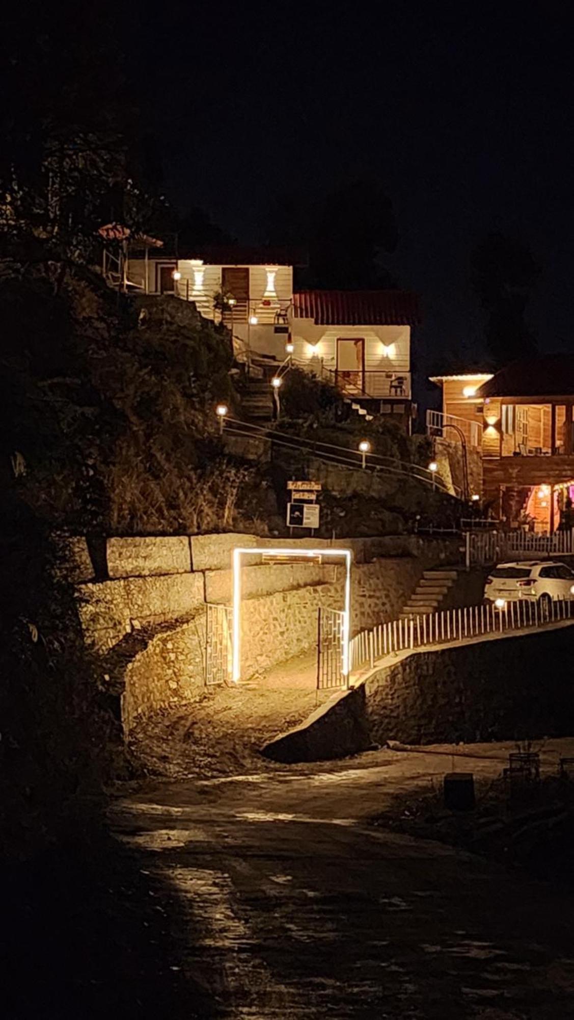 The Mystic Pines Hotell Nainital Exteriör bild
